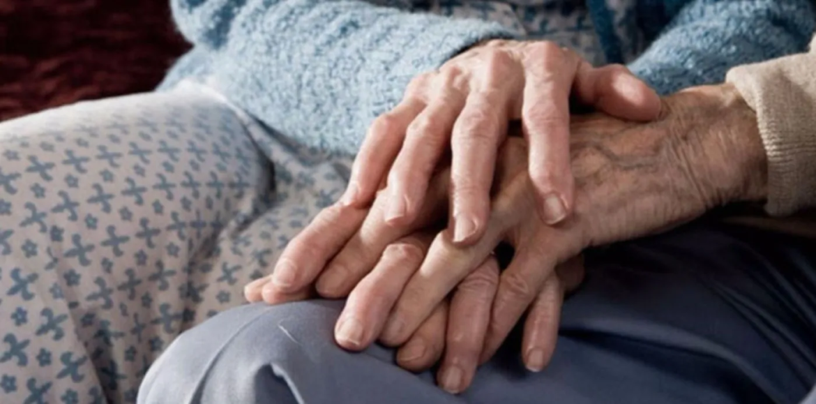 La Plata: Salvaje ataque a una pareja de abuelos para robarle sus ahorros