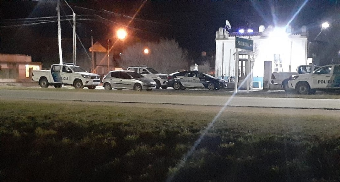 Detienen a un policía de Coronel Pringles por distribución de material de abuso sexual infantil