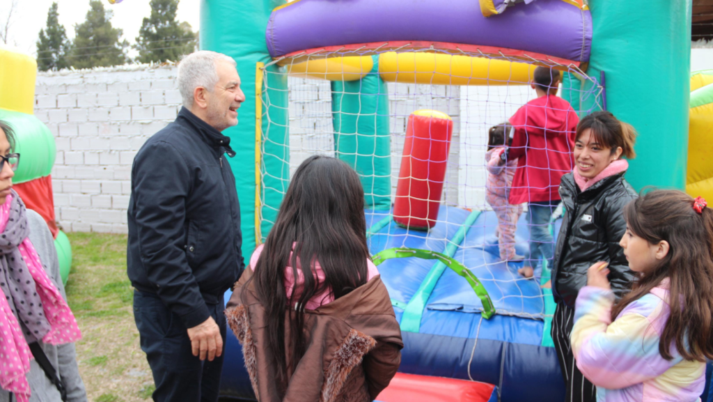 La Plata: Julio Alak celebró el Día de las Infancias junto a niños y niñas en José Hernández