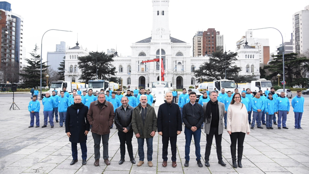 La Plata Ciudad limpia”: Julio Alak presentó un programa de limpieza de paredes y espacios vandalizados
