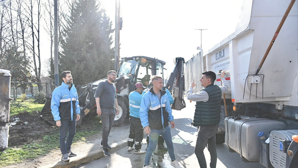La Plata: El Municipio desplegó un operativo de limpieza y mantenimiento en San Carlos, Olmos y Etcheverry