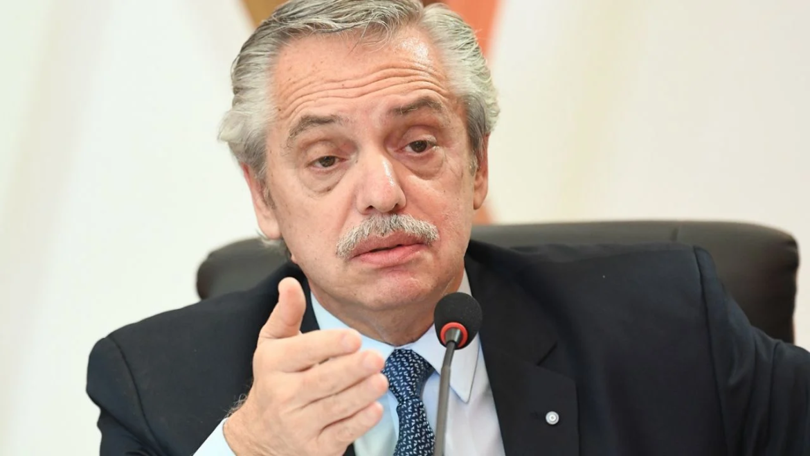 Escándalo de los seguros: el Gobierno derogó el decreto de Alberto Fernández
