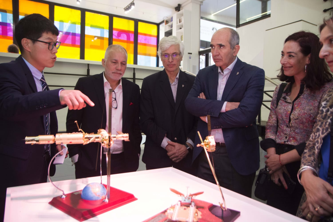 La Plata: Inauguración de la Muestra Aeroespacial China en el Centro de Arte UNLP