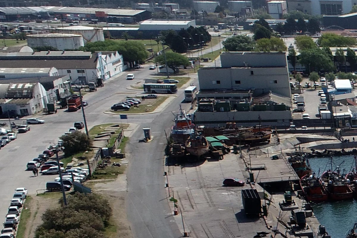 Mar del Plata: Dos heridos tras un choque y derrumbe de una garita en el Puerto