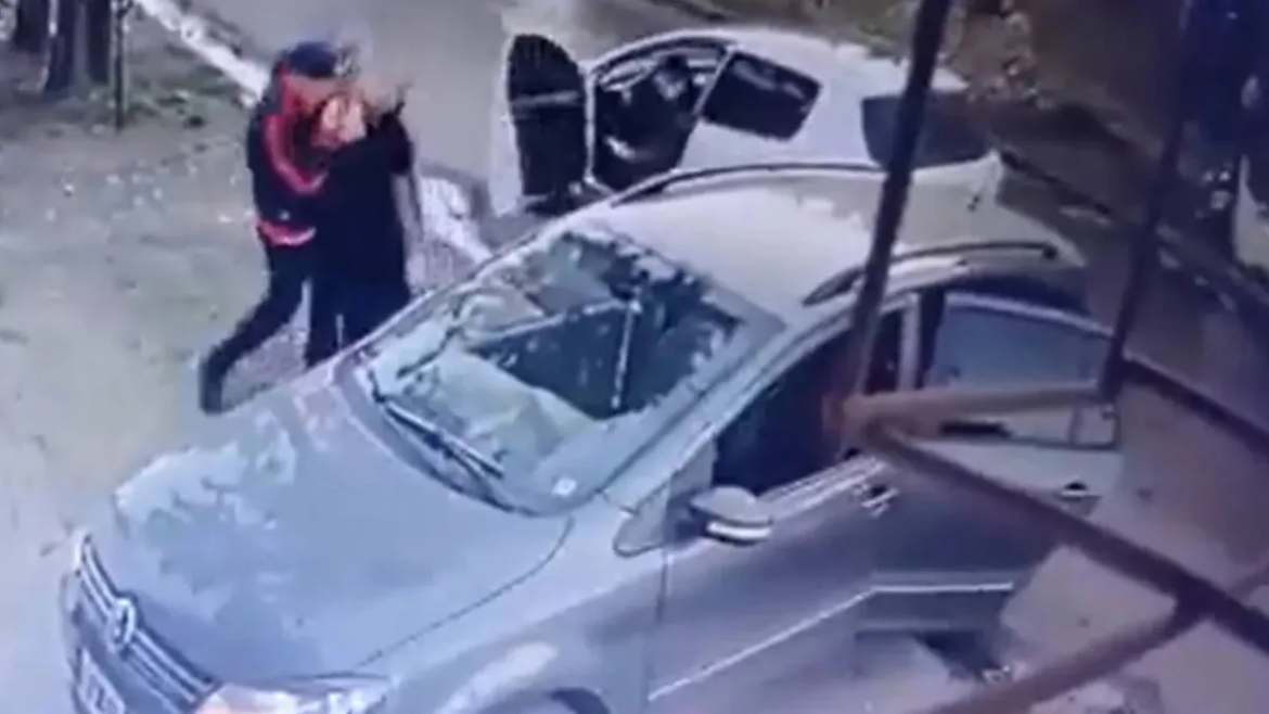 Una mujer policía de la bonaerense mató a un ladrón e hirió a otro cuando intentaron robarle