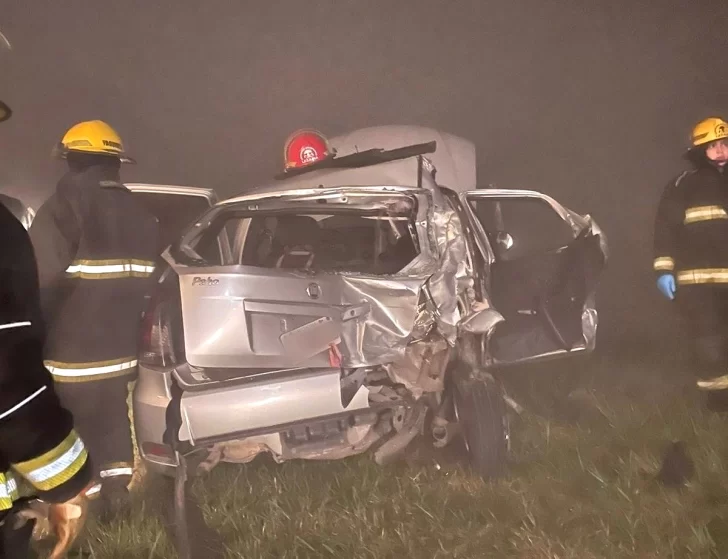 Necochea: Tres personas resultaron heridas tras un choque entre un colectivo y un auto en la Ruta Provincial N° 2.
