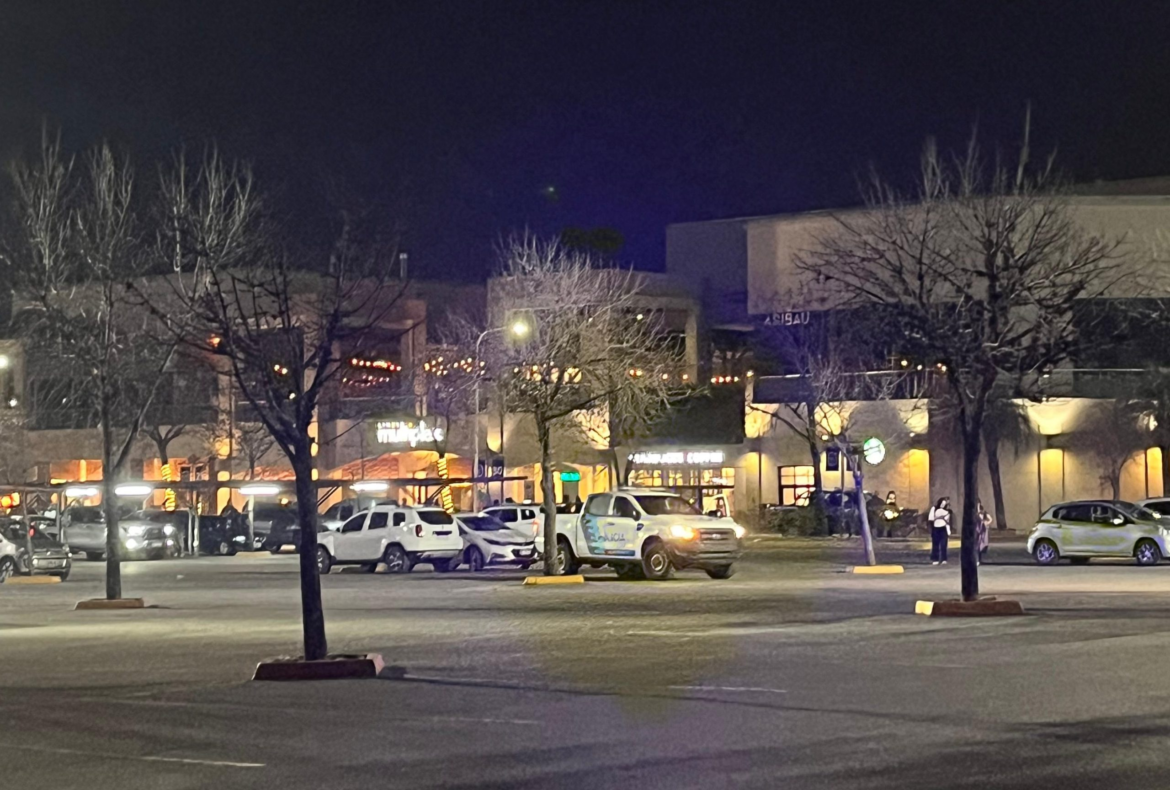 Evacuaron el shopping Palmas del Pilar por una amenaza de bomba