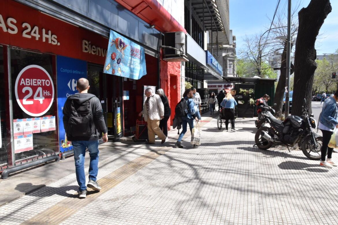 EL MICROCENTRO DE LA PLATA, SIN VENDEDORES AMBULANTES