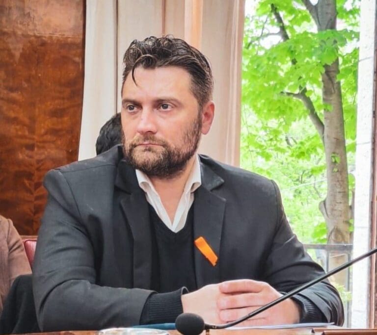 Beneito presentó un proyecto de seguridad vial para el barrio Punta Mogotes