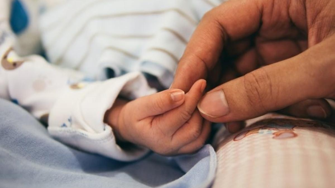 Convocan a familias para brindar tiempo y amor a bebés judicializados