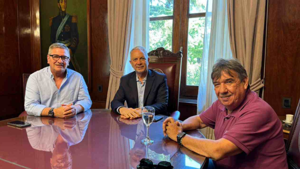 La Plata: Alak se reunió con dirigentes sindicales para seguir mejorando las condiciones laborales de los trabajadores municipales