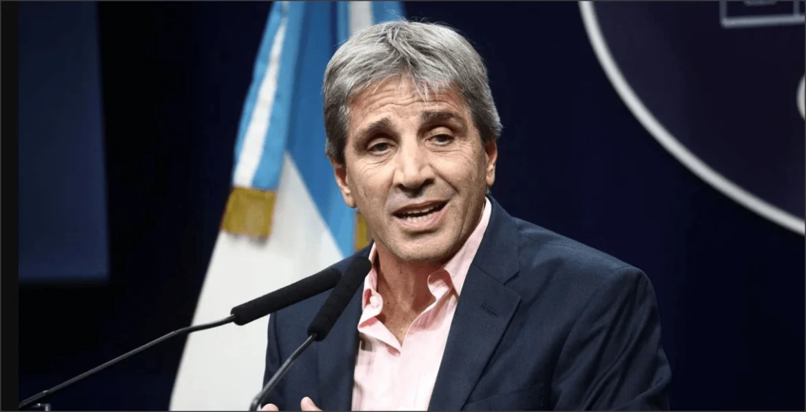 Caputo adelantó que el Gobierno irá a la Justicia si el Congreso logra rechazar el veto