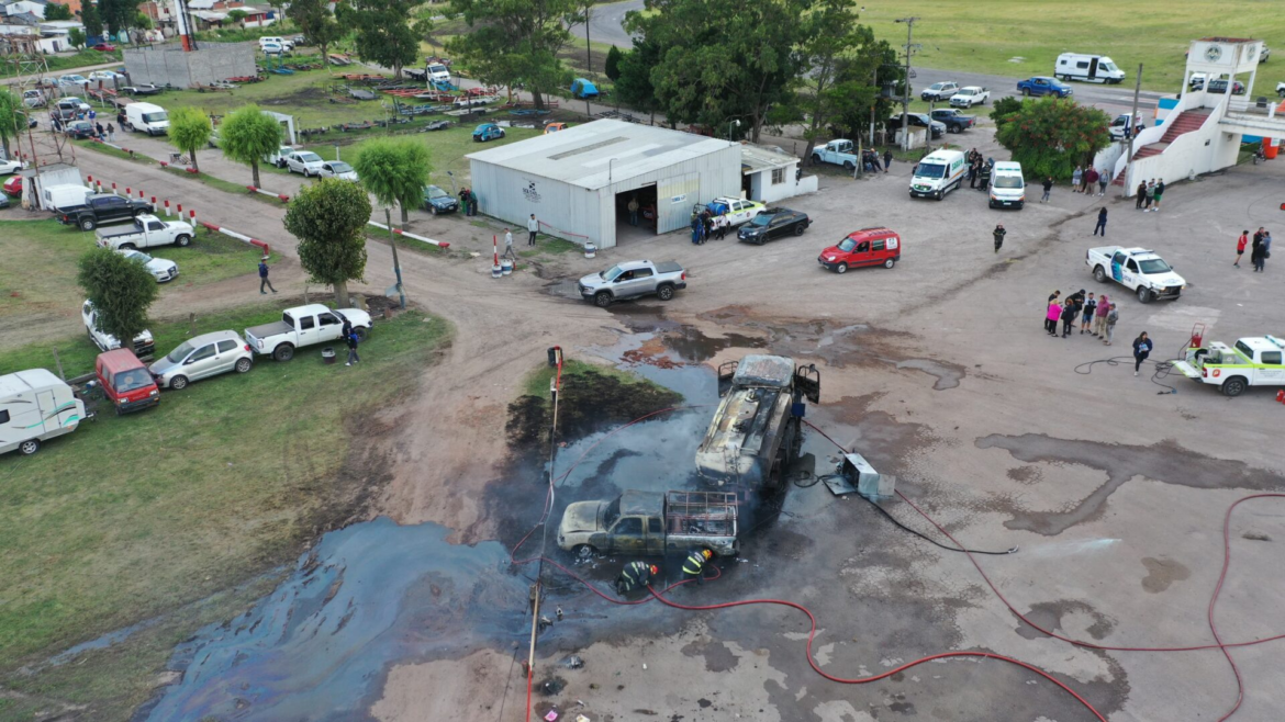 Feroz incendio en el autódromo: dos personas resultaron heridas