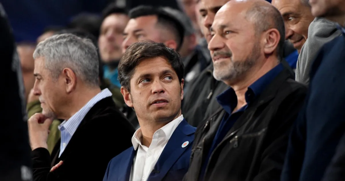 Kicillof reúne a 40 intendentes en Villa Gesell para impulsar el desdoblamiento de la elección provincial