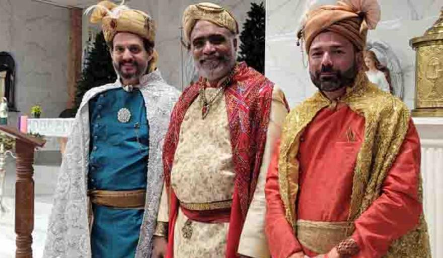 Los Reyes Magos llegan al Palacio Municipal para disfrutar de una jornada en familia