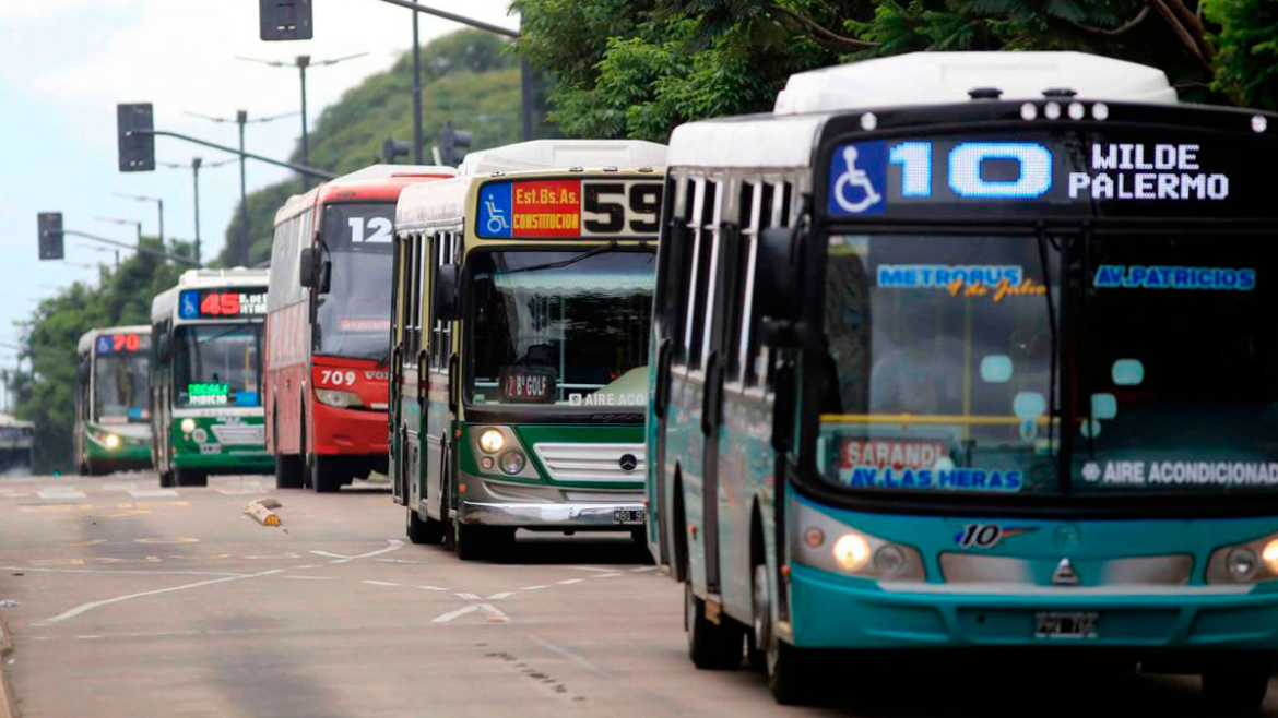 Paro de colectivos en el AMBA: 10 líneas afectadas por una denuncia de falta de pago