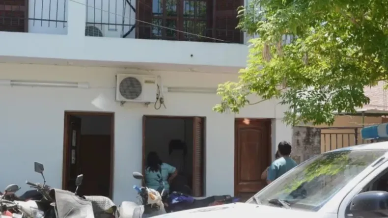 Conmoción: un nene de 3 años apuñaló a su hermanita de 4 mientras su mamá dormía la siesta