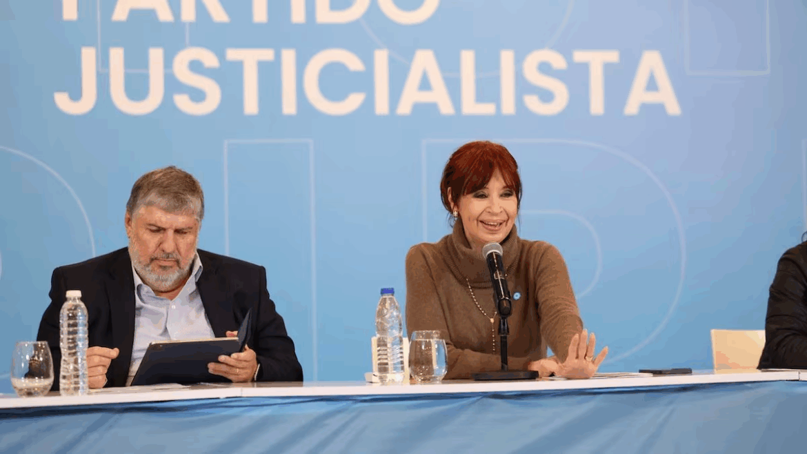 Cristina reunió al PJ e insistió con que el desdoblamiento electoral de Kicillof es un error