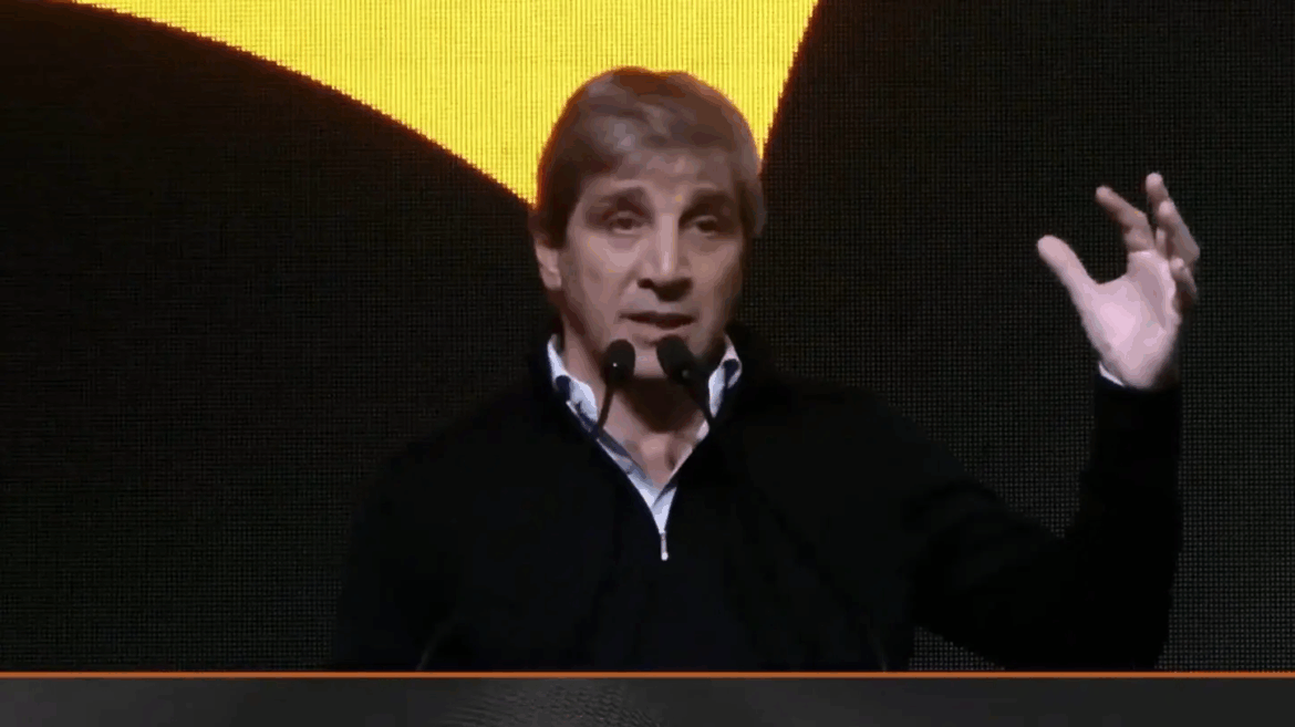 Luis Caputo dijo que hay precios que están bajando «hasta un 50%»