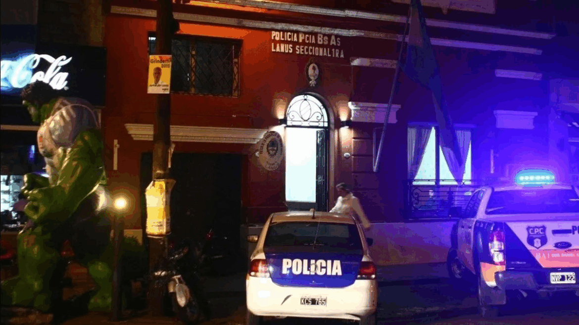 Violencia familiar en Lanús: un joven apuñaló a su madre, baleó a otro hombre y fue detenido