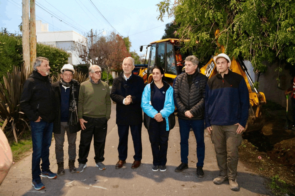La Plata: Alak avanza con obras en Gonnet: hidráulica, pavimento y luminarias