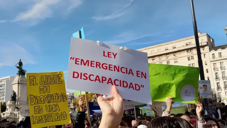 Milei anuncia su veto pero la oposición sigue e impulsa la Ley de Emergencia en Discapacidad