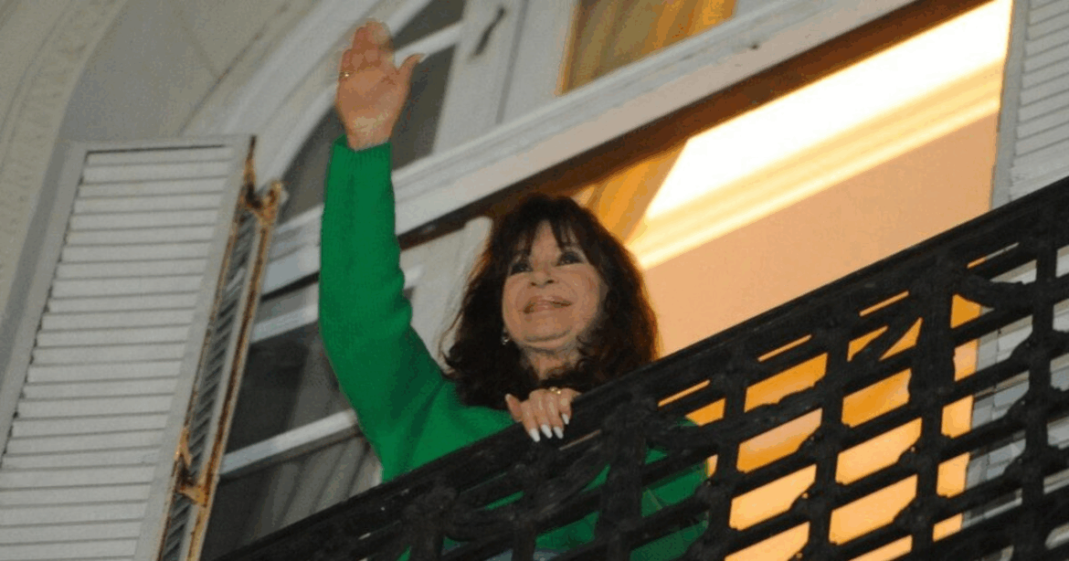 Cristina Kirchner felicitó por los triunfos en Formosa y Rosario a Gildo Insfrán y a Juan Monteverde