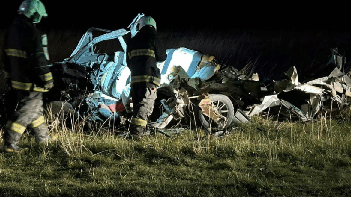 Habría sido suicidio: “¡Me mato, me mato!, discusión de pareja y choque brutal entre un VW Gol y un camión cerca de Dorrego