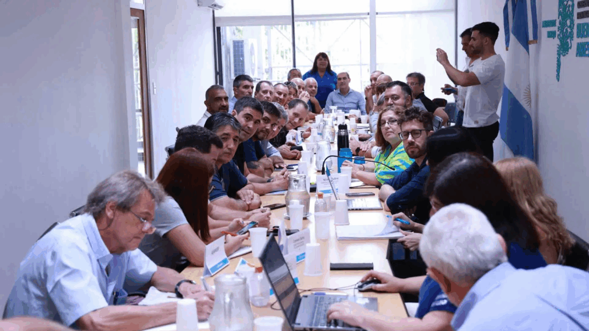 Paritarias 2025: comenzó la reunión entre el Gobierno bonaerense y los gremios estatales