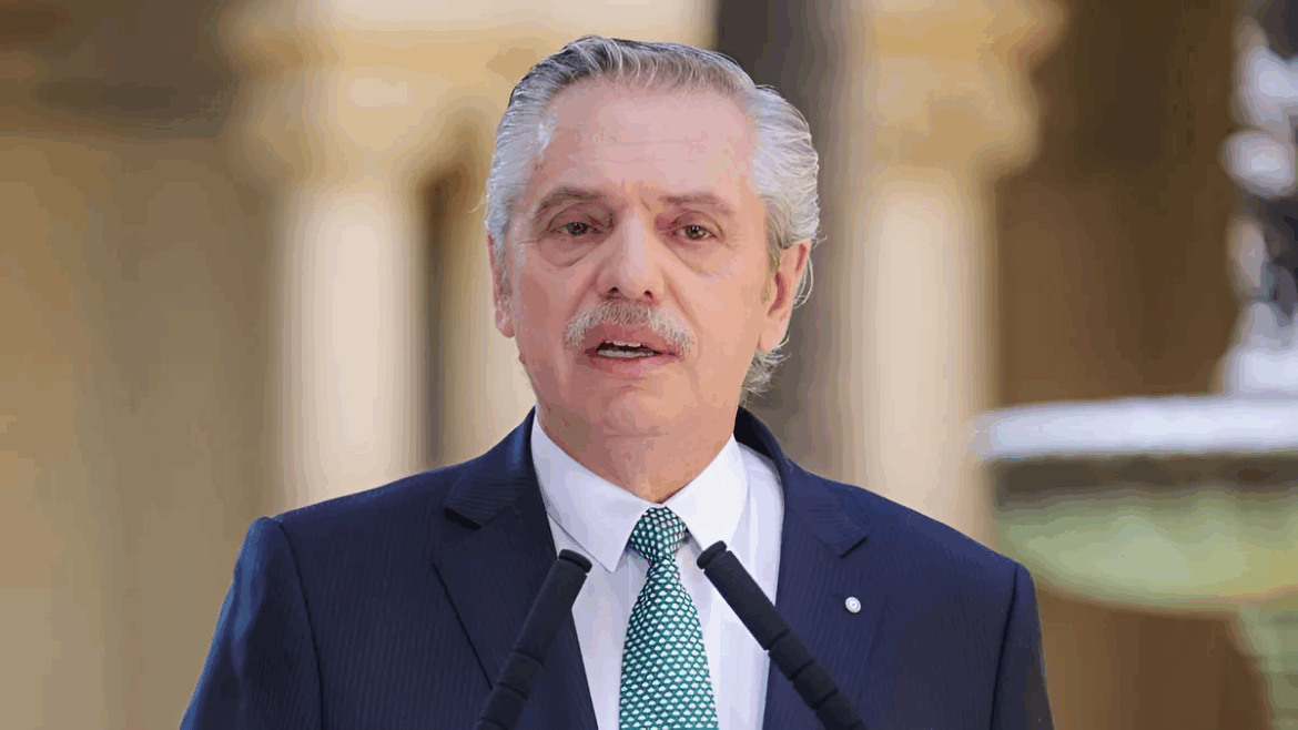 Alberto Fernández fue citado a indagatoria por los seguros