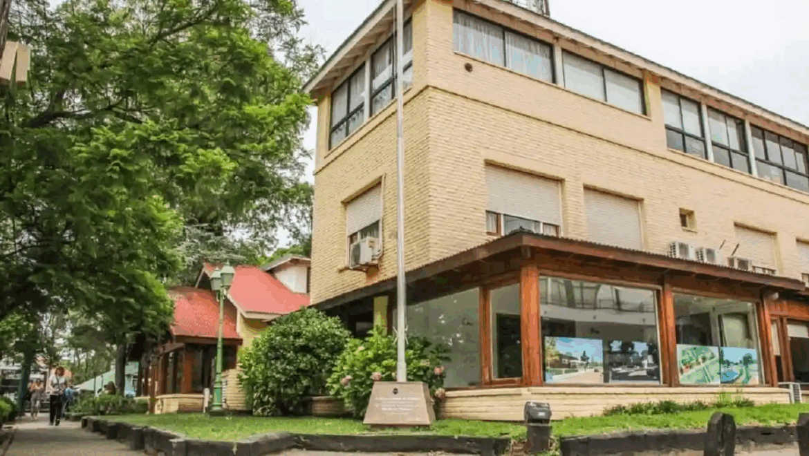 Escándalo en Pinamar: investigan el robo de 67 millones de pesos en la Municipalidad y estalla la polémica en el HCD