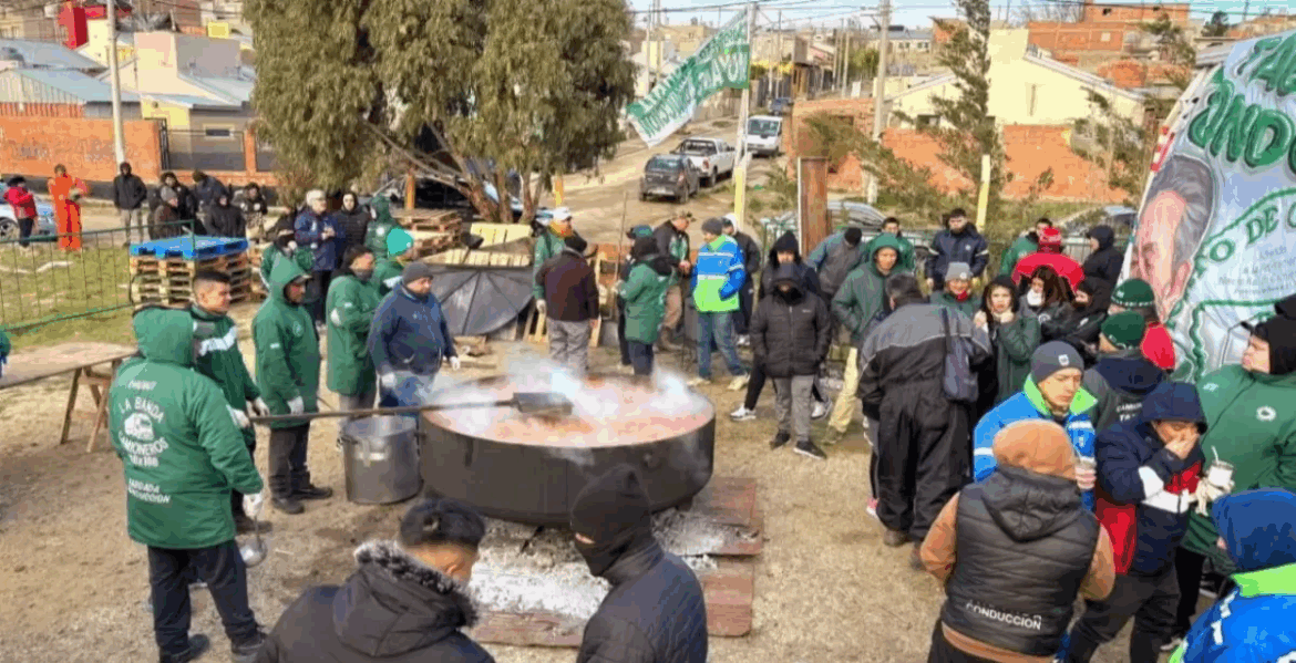 El sindicalismo vuelve a las calles con ollas populares