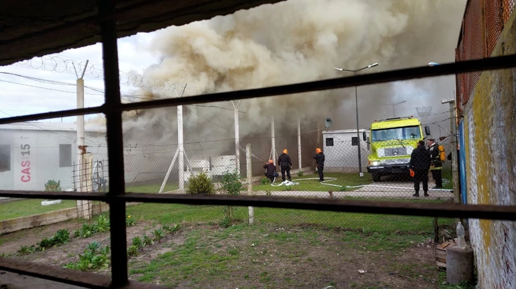 🧯 Incendio en la Unidad Penal 15 de Batán: se destruyó el sector de Sanidad