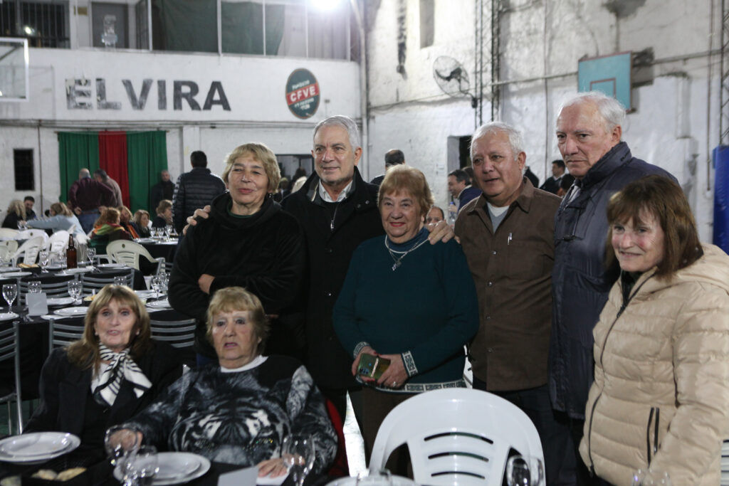 La Plata: Alak participó de la cena por el 87° aniversario del Centro de Fomento Villa Elvira