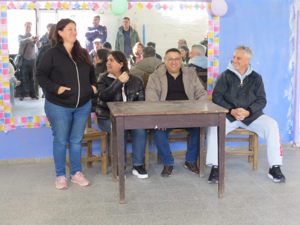 Marcelo González inició su campaña escuchando a los vecinos en el Barrio Aeroparque