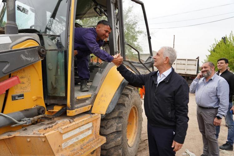 La Plata: Alak encabezó el inicio de obras hidráulicas y de mejorado en una importante zona de Arturo Seguí