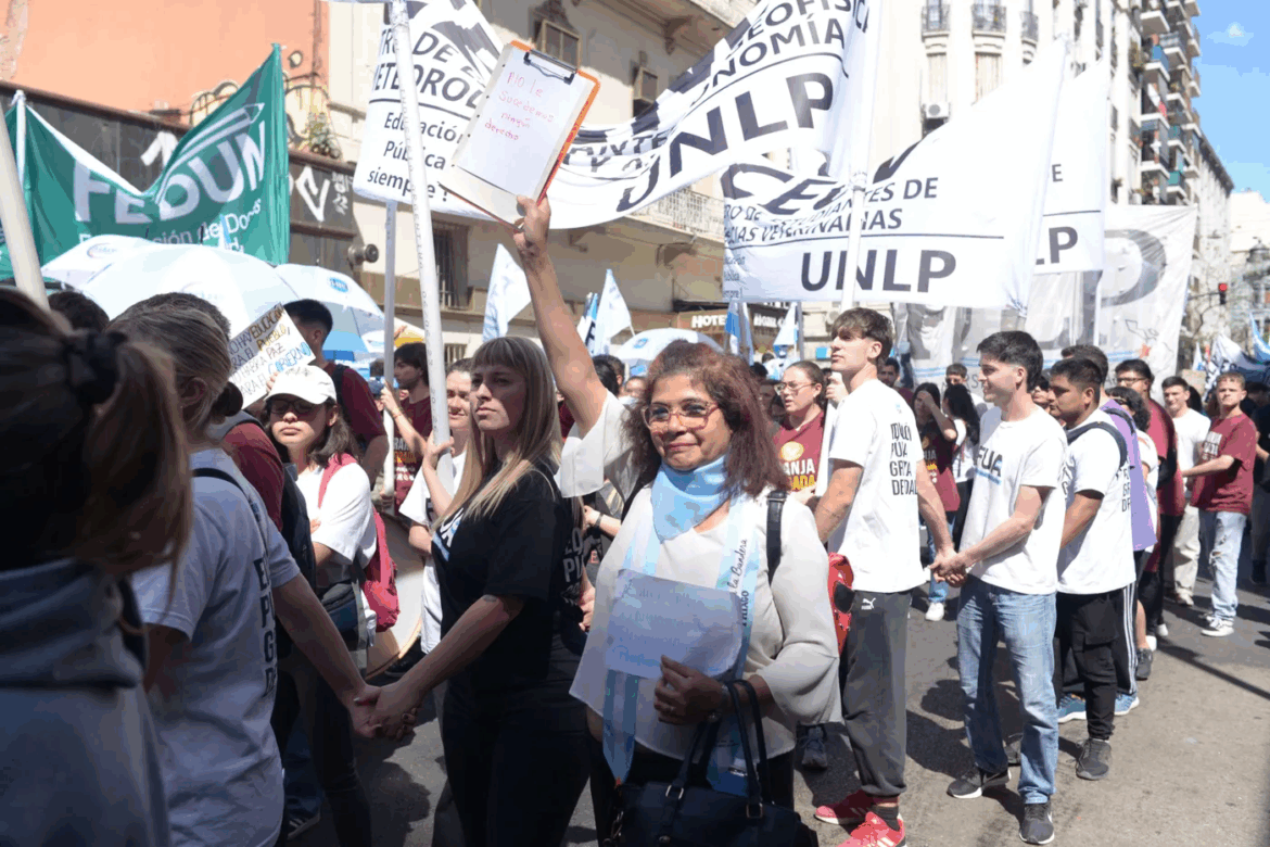 🎓 Paro en la UNLP: docentes y trabajadores universitarios protestan contra el veto a la Ley de Financiamiento