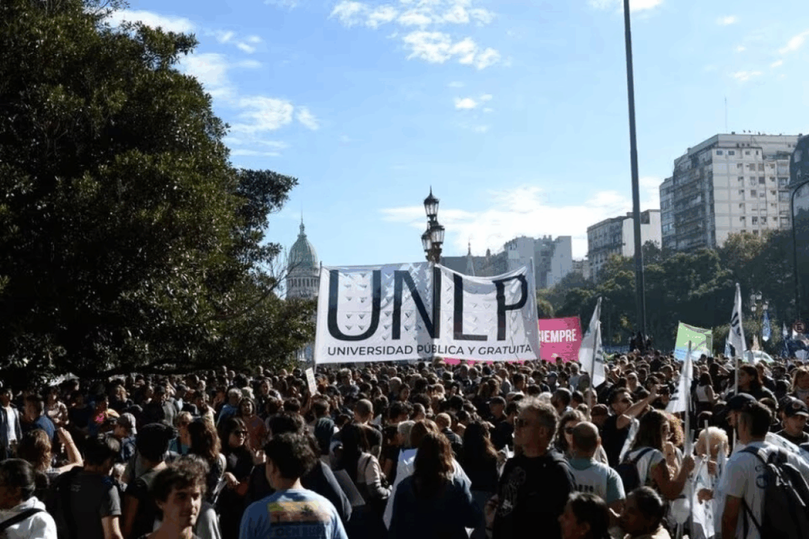 🎓 Paro universitario en la UNLP: 48 horas de protesta por la Ley de Financiamiento