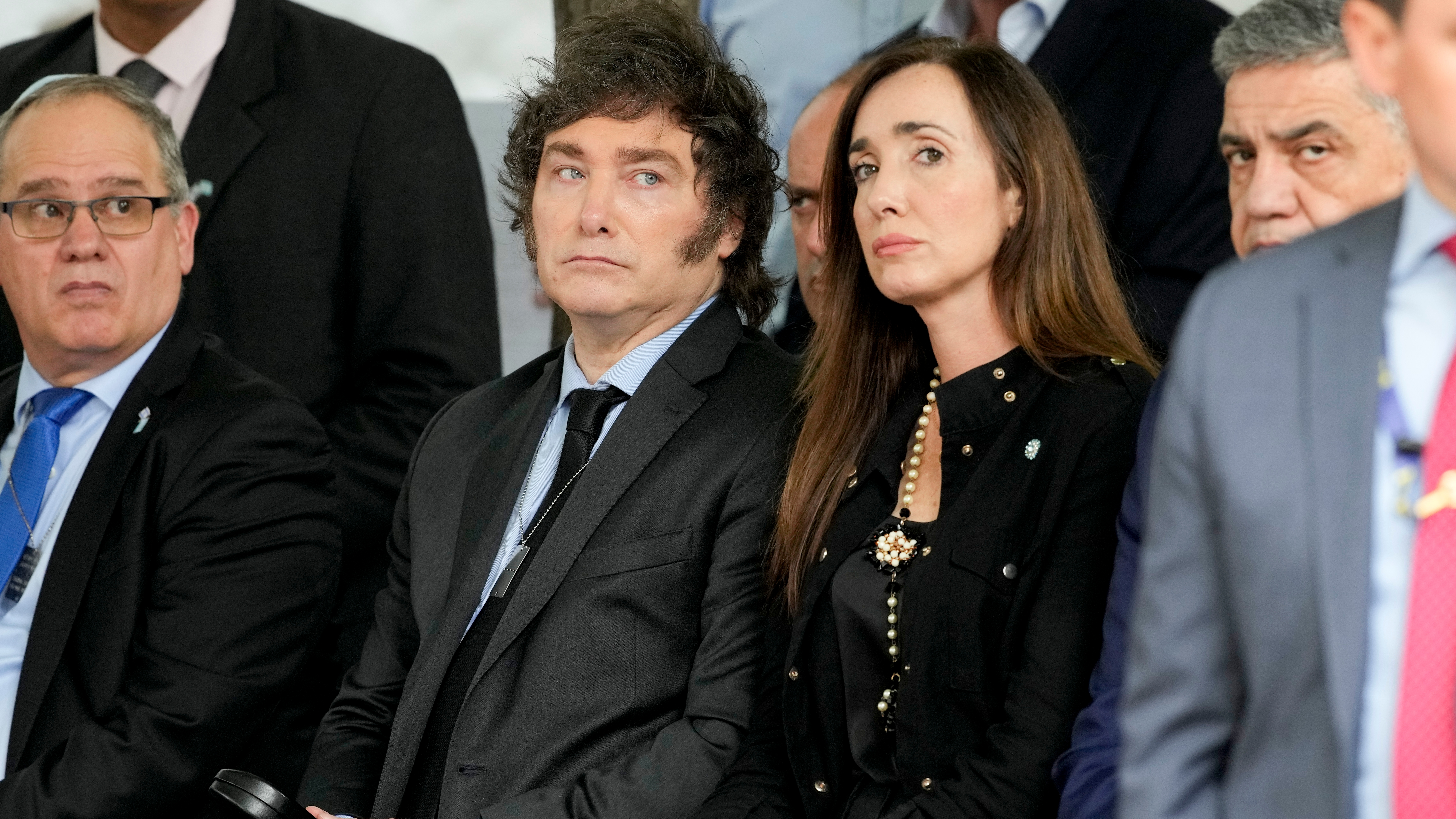 Milei frena la avanzada interna mientras Villarruel sella un pacto con el peronismo en el Senado