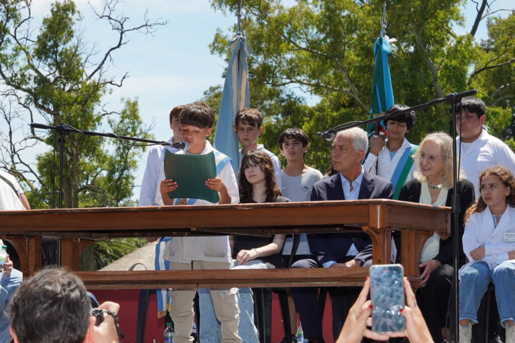 Alak encabezó el 74° aniversario de la ‘Repu’ y la asunción del nuevo Gobierno Infantil