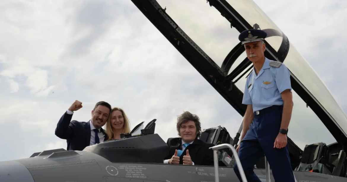 Presentación de los F-16 en Córdoba: ausencia de autoridades provinciales y malestar por la falta de invitaciones