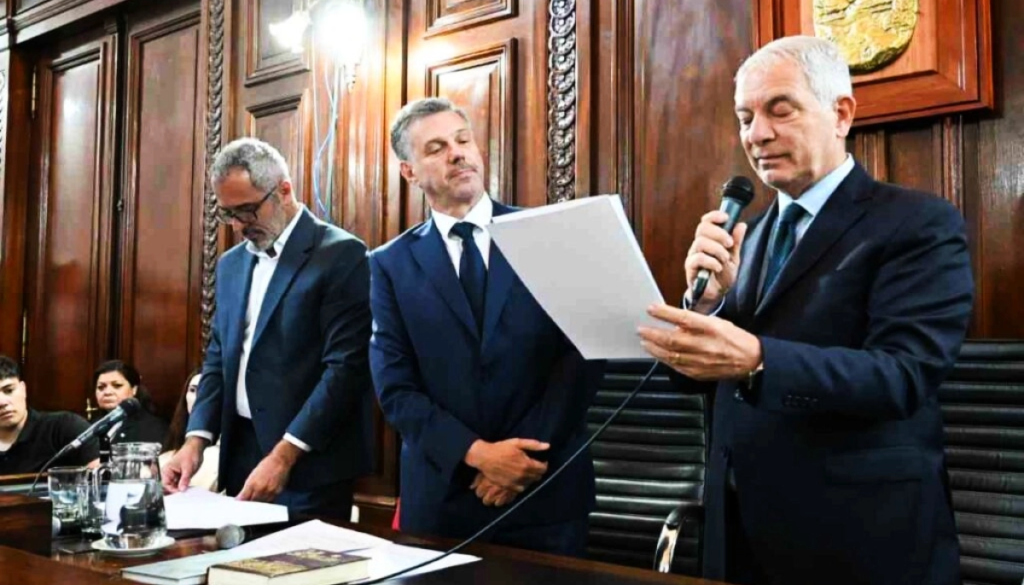 Alak encabezó la jura de los concejales electos en La Plata