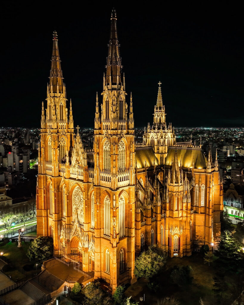 La Plata: La ciudad abre sus templos en una noche de encuentro y actividades