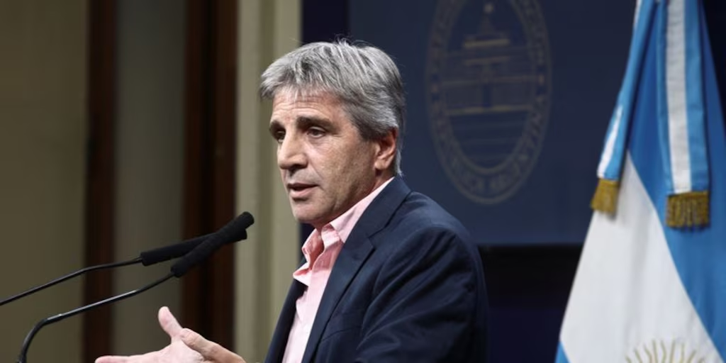 Caputo busca USD 2.000 millones en el mercado local para afrontar vencimientos de deuda