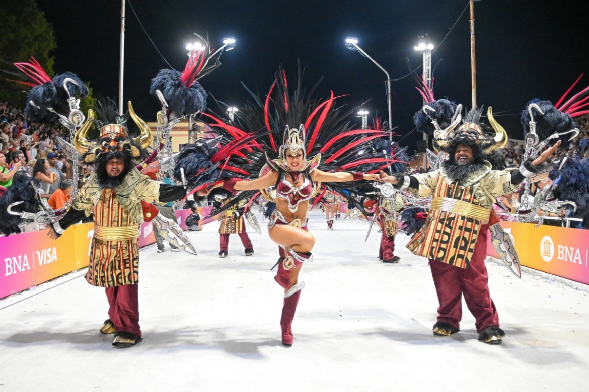 🎭 Carnaval del País 2026: más de 19 mil personas disfrutaron una novena noche inolvidable en el Corsódromo de Gualeguaychú