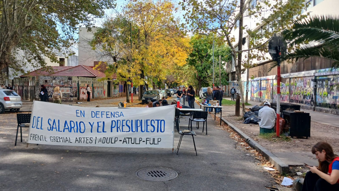 Paro total en la UNLP: sin clases y con el conflicto universitario al límite por salarios y presupuesto