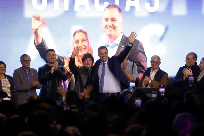 Milei retoma su agenda en el país y viaja a Córdoba para participar en un evento económico