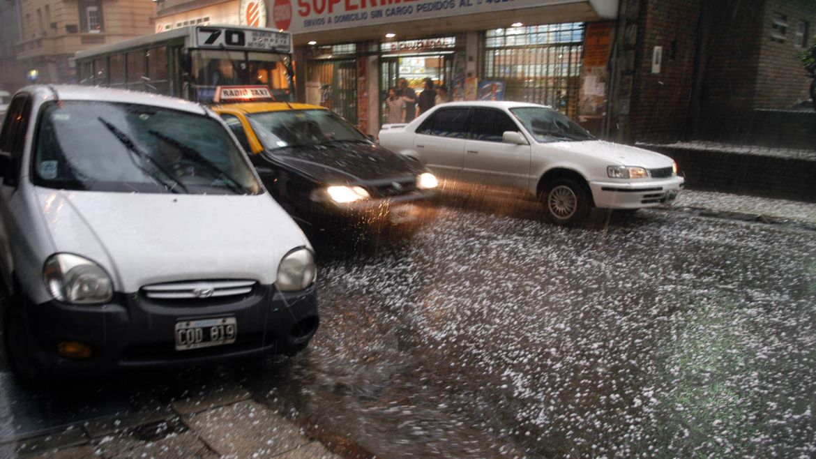 Temporal histórico en el Gran Buenos Aires: lluvias intensas, granizo y destrozos en varios distritos