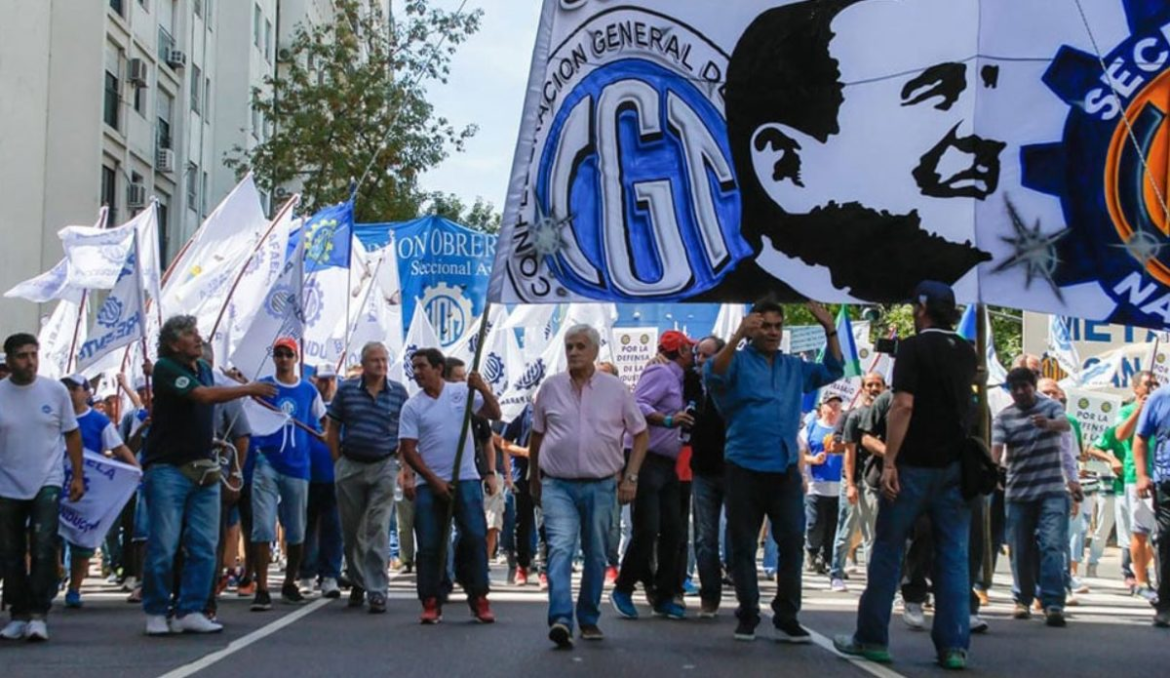 La CGT analiza un nuevo paro general y crece la tensión con el Gobierno por la reforma laboral