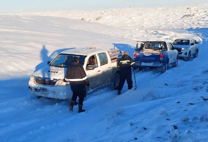 Santa Cruz: rescataron a una pareja que pasó más de 24 horas atrapada a -22°C por la nieve